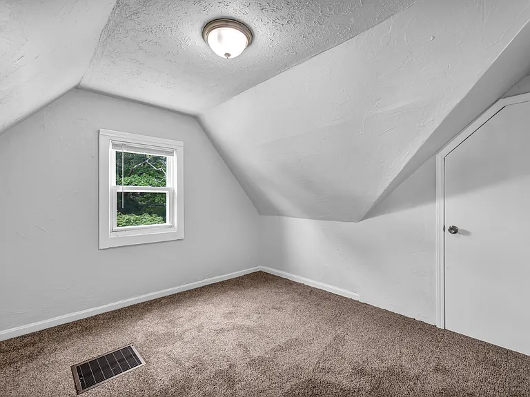 5505 South Blvd — Photo 30