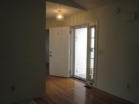 5th image of 18421 Geary Ct