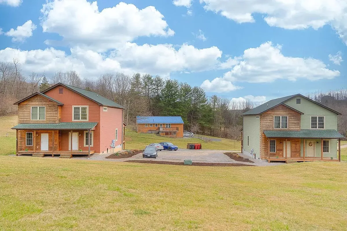 Building Photo - 1126 Moonshine Ln #1126