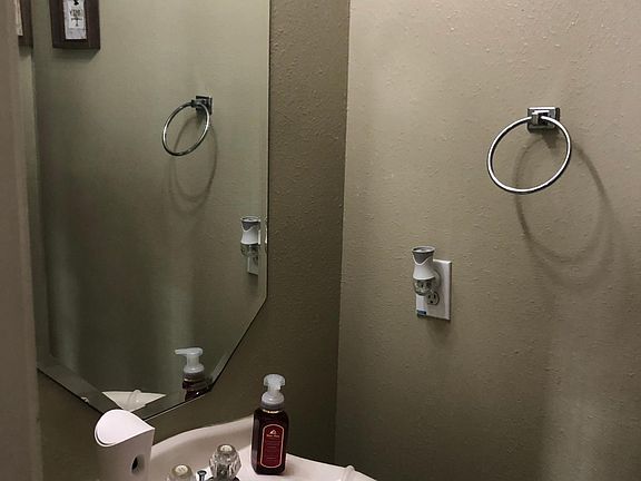 4th image of 11907 Kewalo Basin Ln