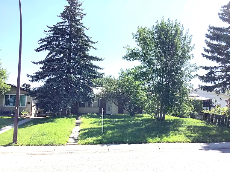 316 60th St SE — Photo 1