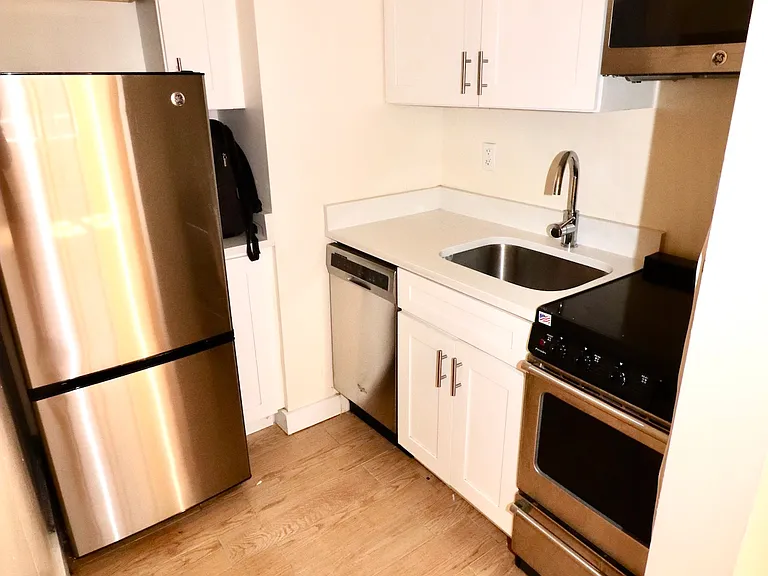 286 W End Ave #3B — Photo 2