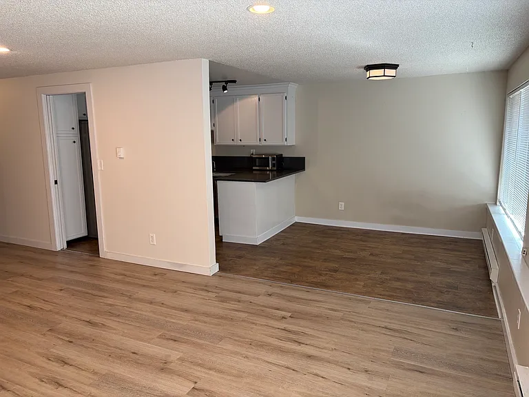 5017 Sand Point Pl NE — Photo 8