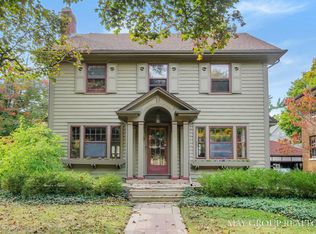 557 Rosewood Ave SE, East Grand Rapids, MI 49506