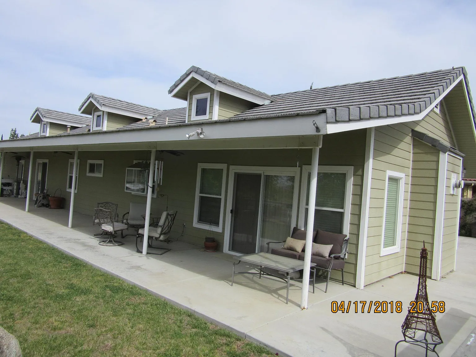 2 bed, 1.5 bath, 1240 sqft, $1,500 — Photo 3