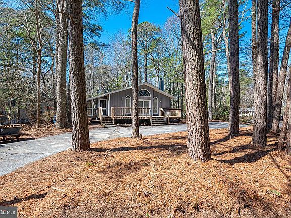2nd image of 139 Camelot Cir