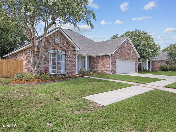 3rd image of 201 Kincaid Ct