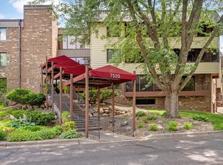 7520 Cahill Rd APT 303A, Edina, MN 55439