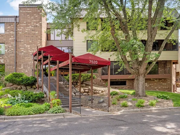 7520 Cahill Rd APT 303A, Edina, MN 55439