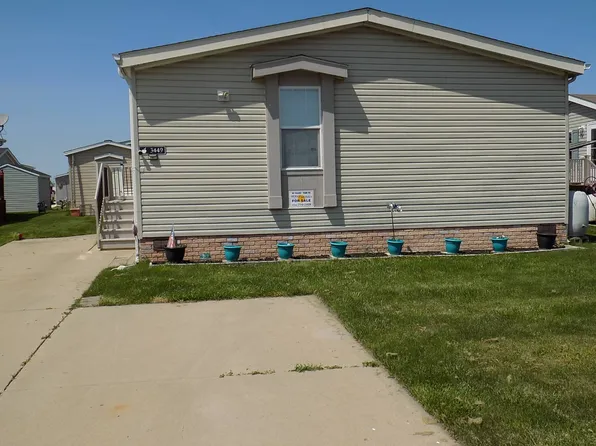 3449 Berry Dr, Carleton, MI 48117