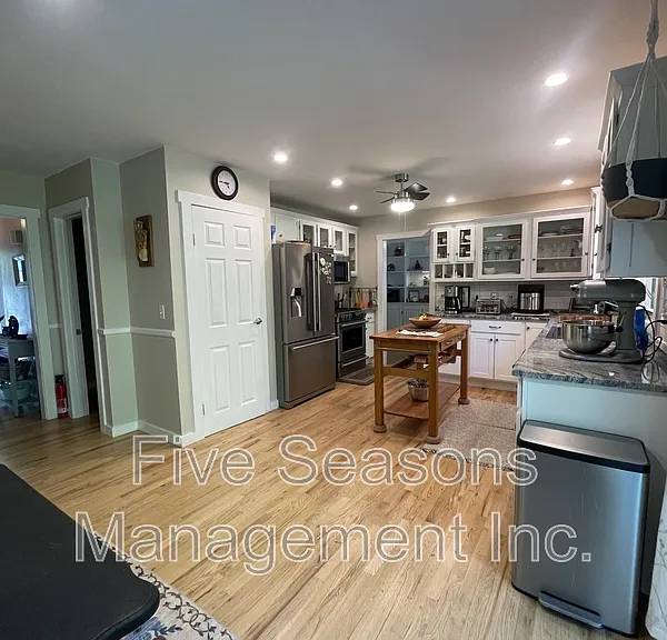 70 Pleasant Ave — Photo 17
