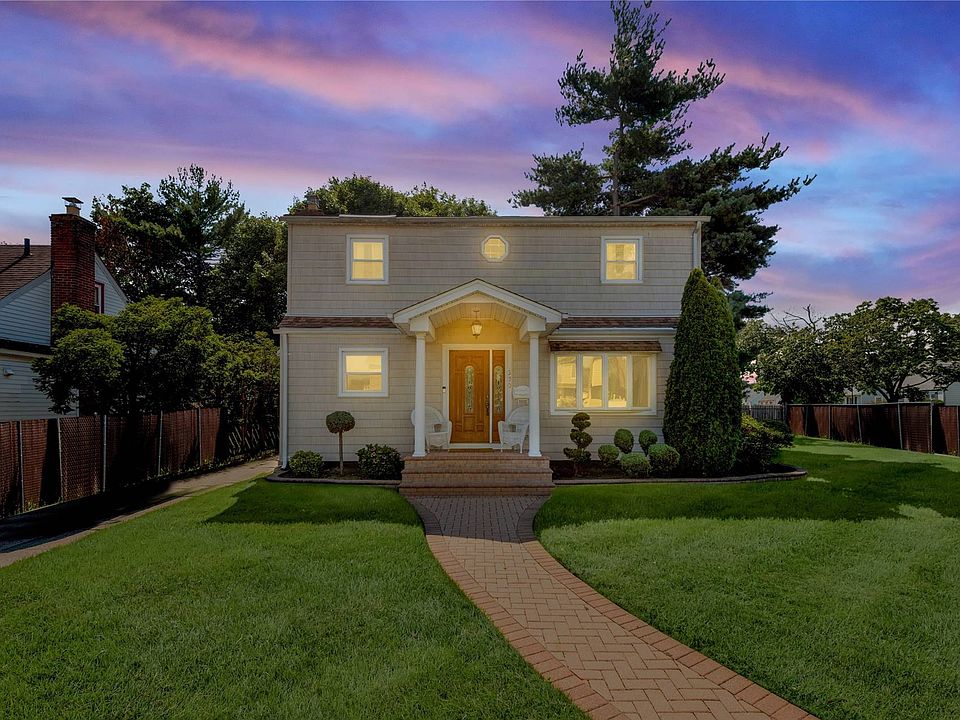 1st image of 350 Emerson Pl