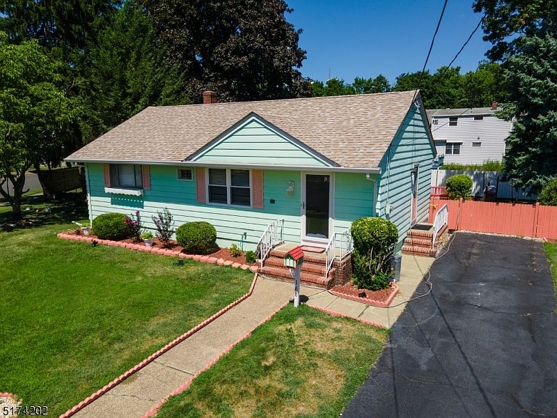 1st image of 168 N Stiles Ct