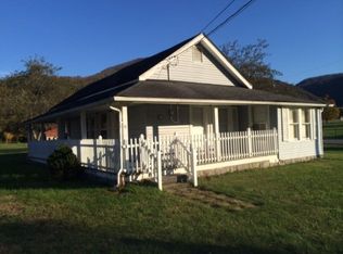 140 Spring St, Hampton, TN 37658