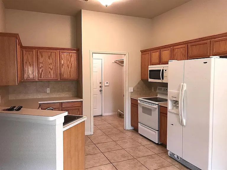 10168 Orchid Ln #B — Photo 4