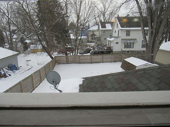 4th image of 330 Sackett Ave