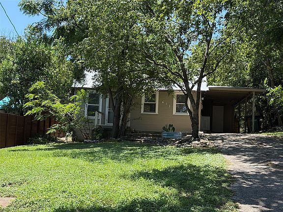 2nd image of 613 Peacock Ln