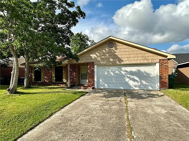 Building Photo - 310 Foxcroft Dr