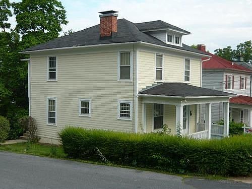 2nd image of 207 N Madison St