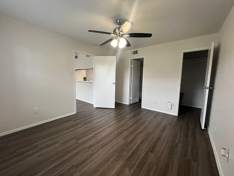 Sunchase Apartments — Photo 4