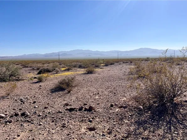5384 S Opal Road, Golden Valley, AZ 86413