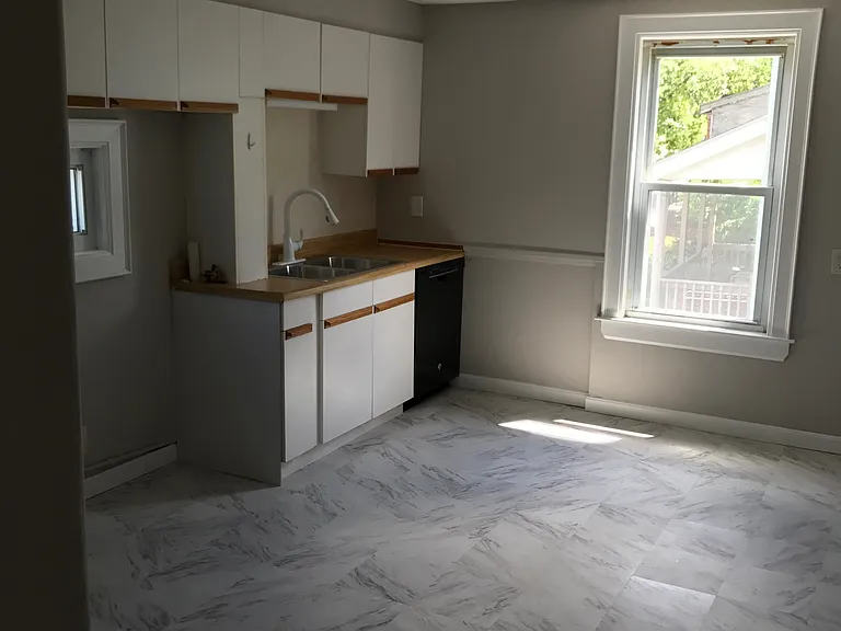 97 Cross St #2 — Photo 3
