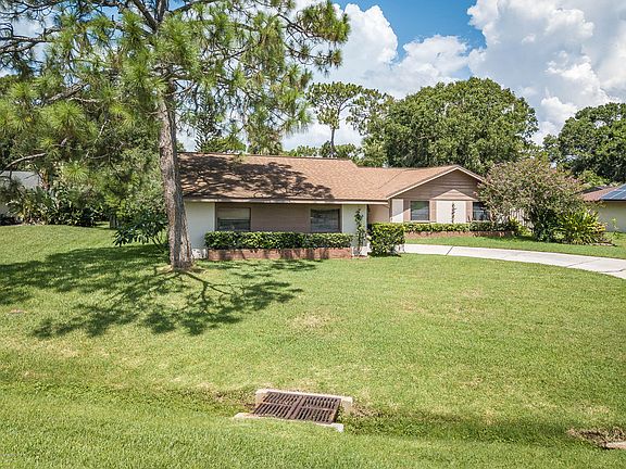4th image of 2304 Hamlet Dr