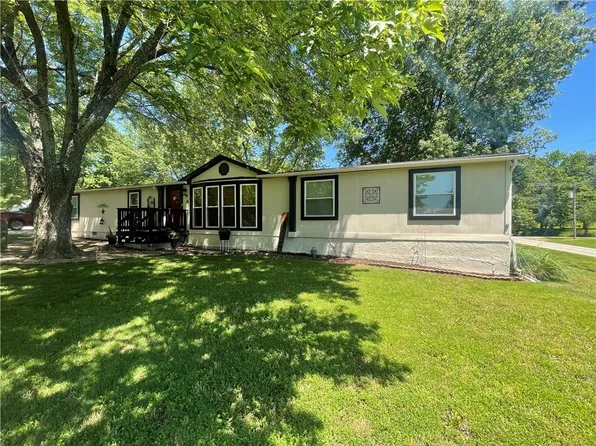 603 Madison St, Pomona, KS 66076