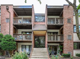 10720 West Dr APT 303, Fairfax, VA 22030