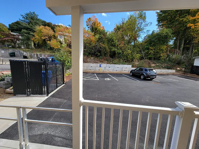 170 Farmington Ave #2 — Photo 9