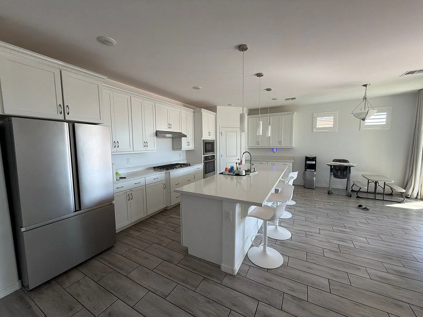 4 bed, 3.0 bath, 2199 sqft, $2,850 — Photo 2