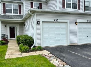 3145 Falling Waters Ln, Lindenhurst, IL 60046