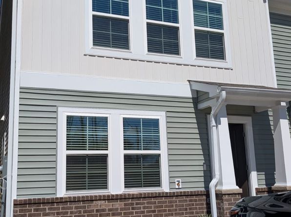 210 Hessary Ln, Lexington, SC 29073