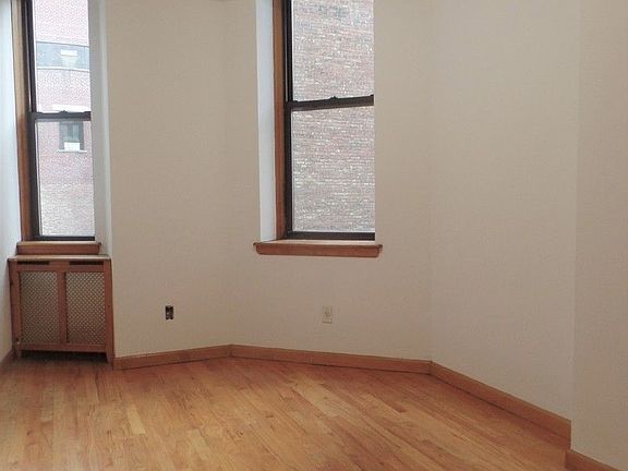 3rd image of 316 W 75th St APT 3C