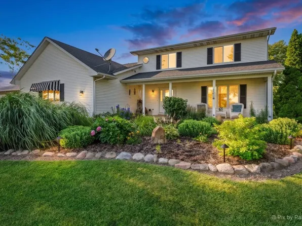 49W972 Peterson Rd, Maple Park, IL 60151