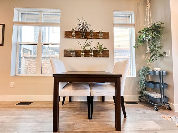 1st floor dining area