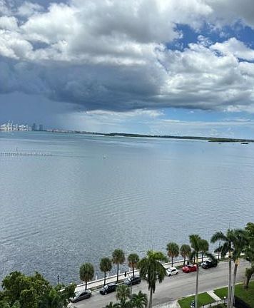 4th image of 1402 Brickell Ave #1203