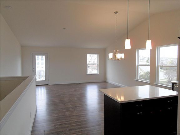 BEAUTIFUL LAMINATE FLOORING