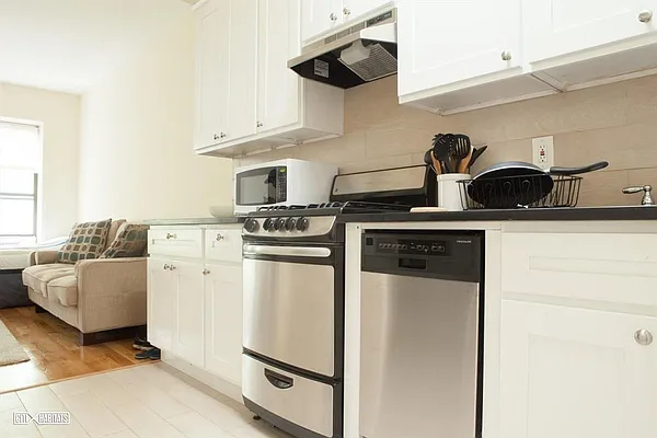 Rented by Citi Habitats | media 9