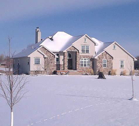 3rd image of 683 Fox Springs Dr