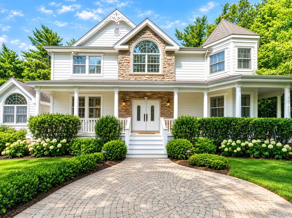 9 Godfrey Lane, Huntington, NY 11743