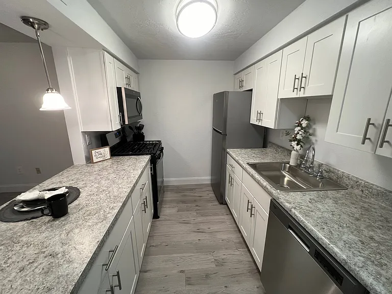 Monroeville Apartments — Photo 29