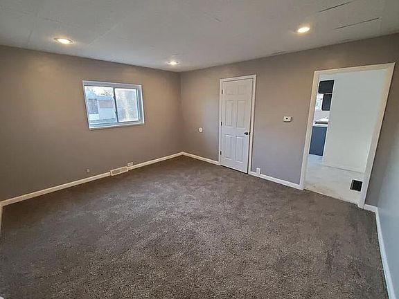 4th image of 5301 Hamilton Ave