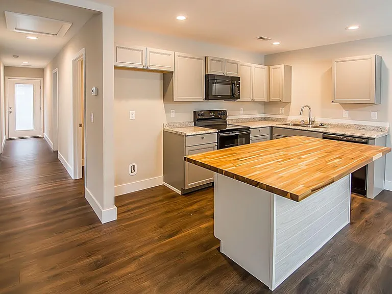 54 Creekside Ln — Photo 4