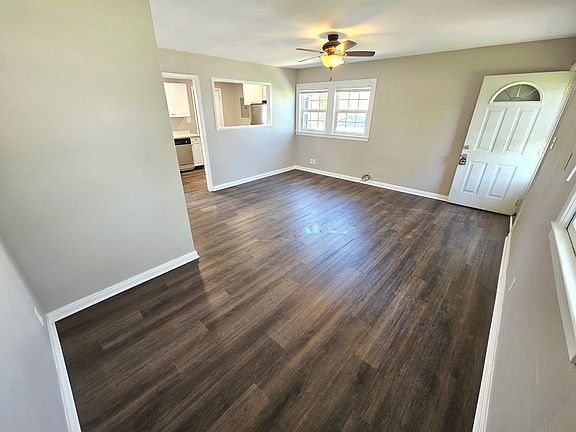 4th image of 4910 Barlow Dr