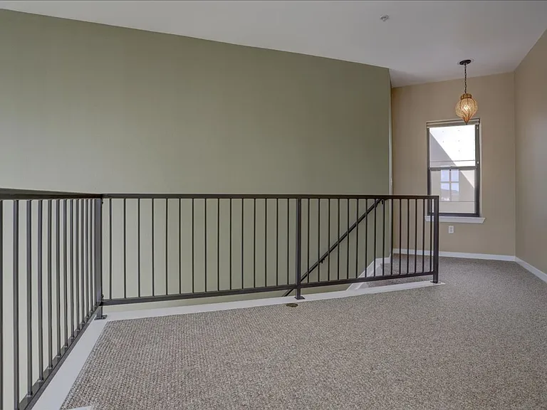 4520 Broadway #206 — Photo 19