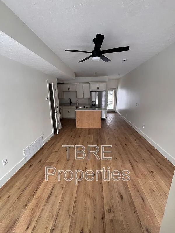 2 bed, 2.5 bath, 960 sqft, $1,550 — Photo 4