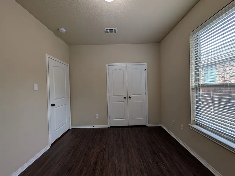 298 Rosalie Dr — Photo 15