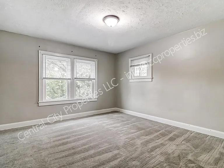1267 Wilson Ave — Photo 10