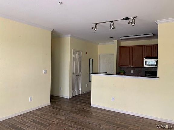 5th image of 600 13th St Unit 743